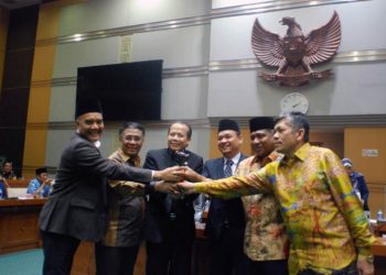 Palu Pimpinan Komisi VIII