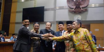 Palu Pimpinan Komisi VIII