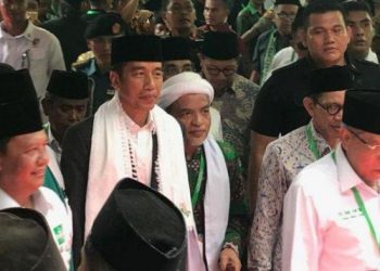 Ace: Jokowi Puasa Senin-Kamis dan Salat 5 Waktu, Cocok dengan Fatwa MUI