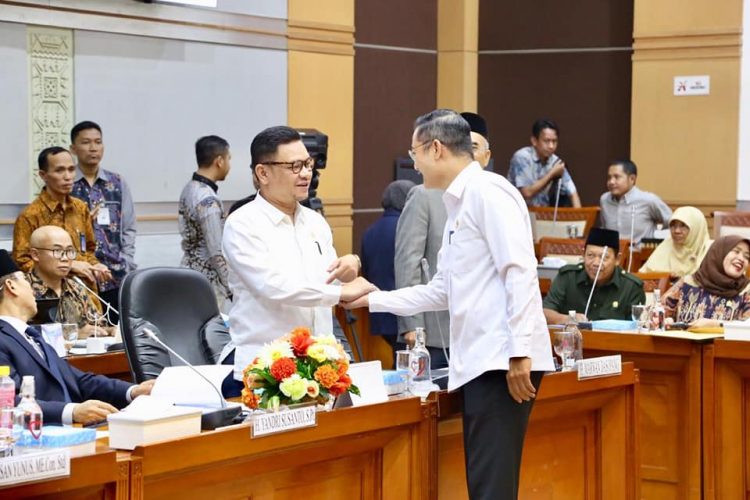 Ace Hasan Tantang Kemensos Turunkan Angka Kemiskinan