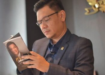 Kang Ace Mengais Pemilih Dengan Buku