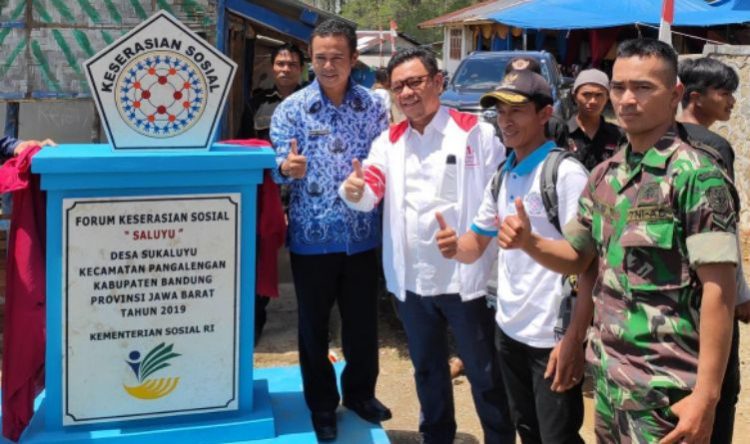 Resmikan Program Keserasian Sosial, Warga Pangalengan Terharu