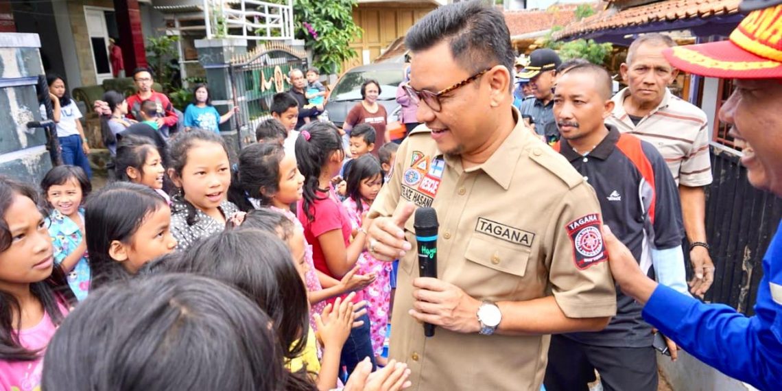 Ace Hasan Minta Anak-Anak Korban Banjir Tetap Sekolah