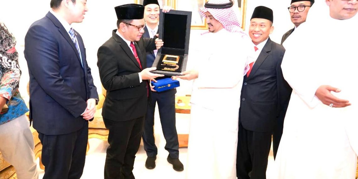 DPR RI Bertemu Menteri Haji Arab Saudi Membahas Kuota Haji Indonesia