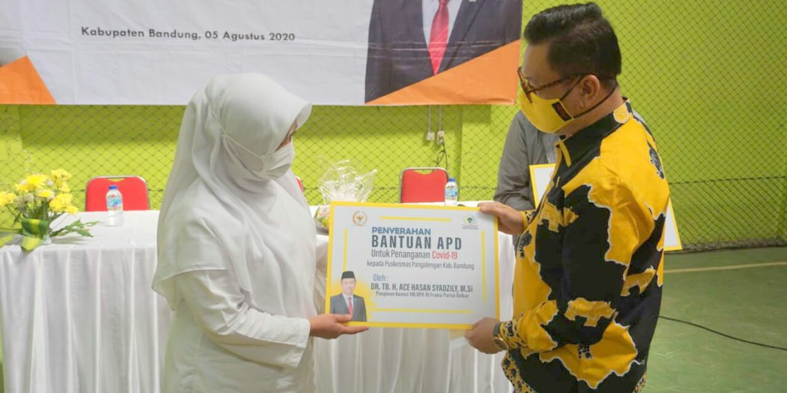 Salurkan APD, Begini Pesan Menggugah Ace Hasan Soal Protokol Kesehatan