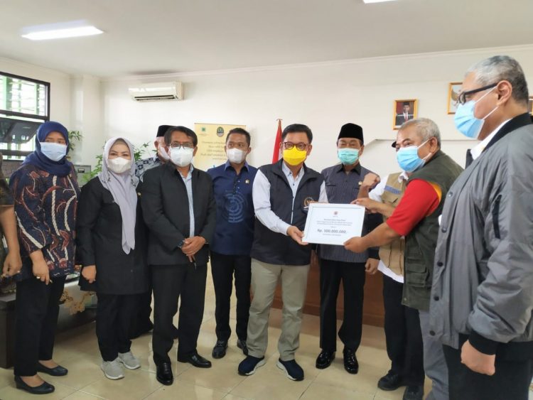 Komisi VIII DPR Beri Bantuan Dana Siaga Darurat Bencana di Kota Bekasi