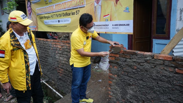 Peringati HUT Ke-57, Partai Golkar Jabar Gelar Bedah Rumah