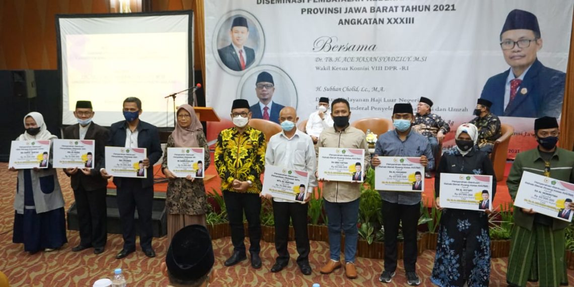Ace Hasan Salurkan Bantuan Kepada Puluhan Madrasah di Kabupaten Bandung dan Bandung Barat