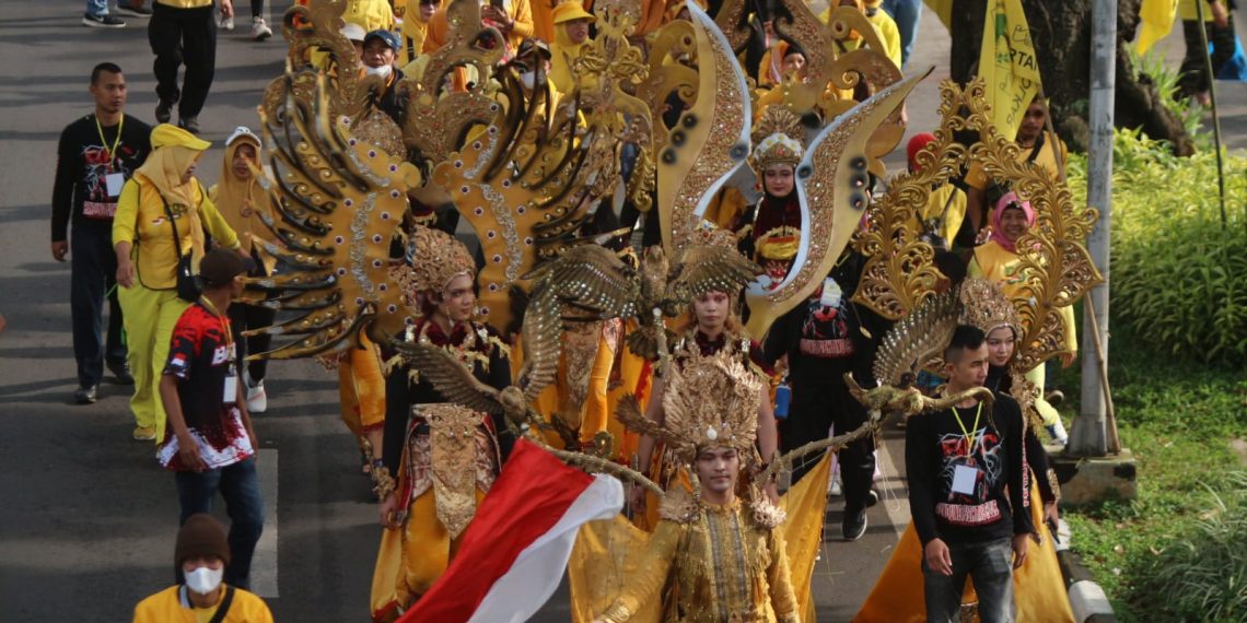 Pekerja Seni Kreatif Ikut Ramaikan Jalan Sehat Golkar Jabar